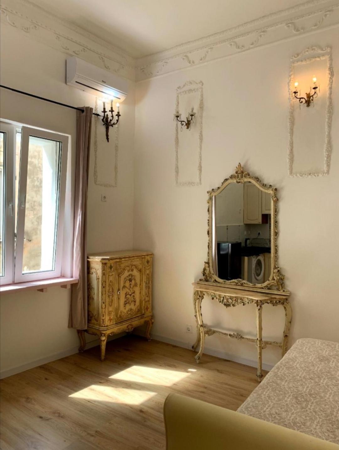 Historic Suite Next To The Castle Bari Exterior foto