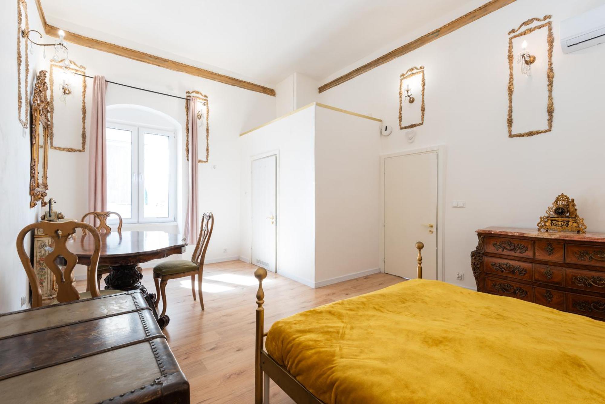 Historic Suite Next To The Castle Bari Exterior foto